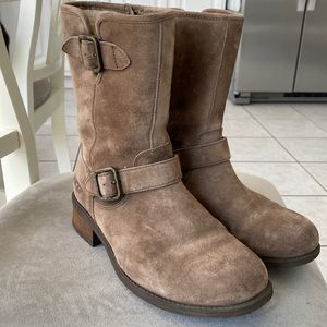 Ugg Boots Brown - size US 7